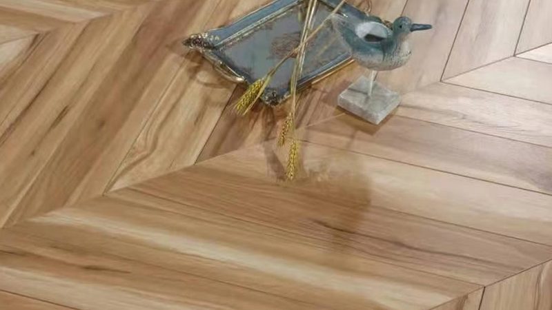 学校用环保地板厂家的选择，首先要关注其产品的环保性能。以下是一些关键指标：
