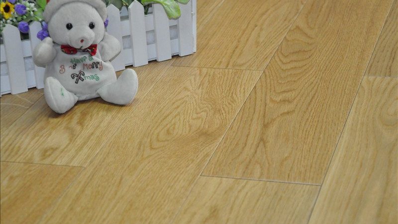 三层实木地暖地板，究竟贵在何处？**